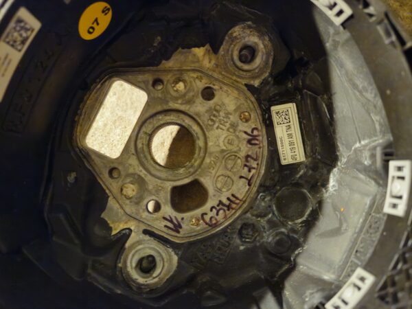 20250121_090632 Audi rool 4F0419091AM