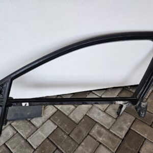 Audi A6 C6 esiukse aknaraam, parem