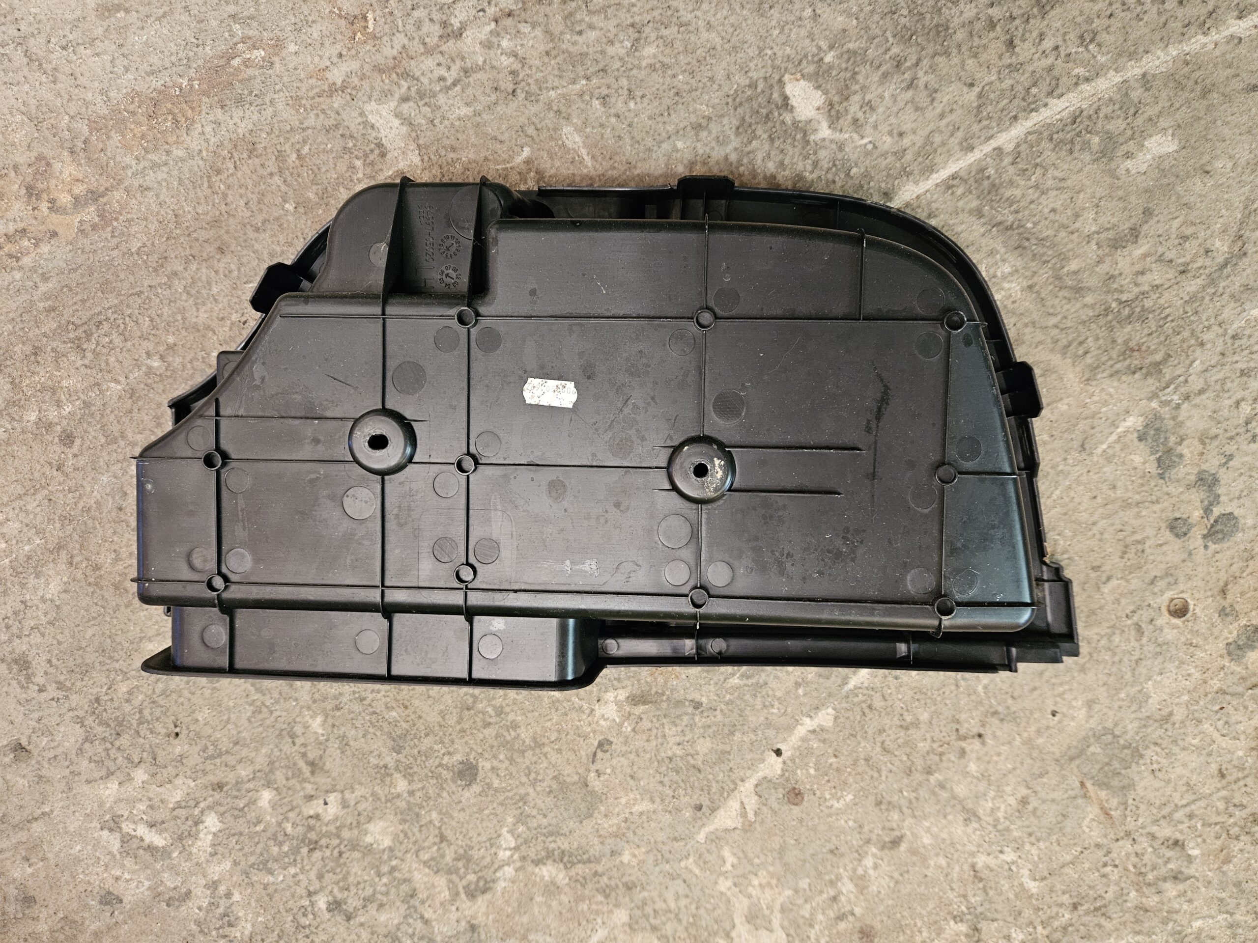 Toyota Avensis pagasiruumi plastik 64997-05020