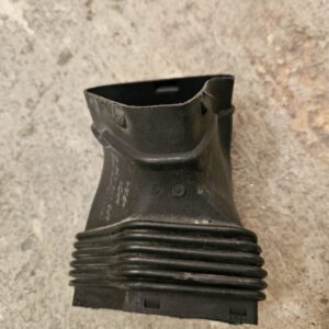 Audi õhu sisselaske toru 4F0129739B