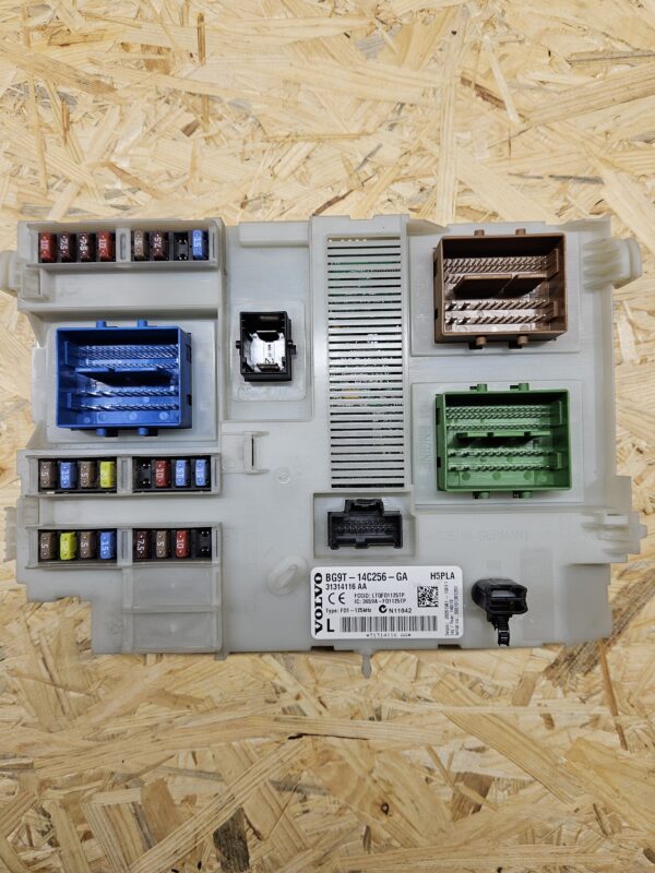 20251023_155722 Volvo kaitsmekarp 31314116AA