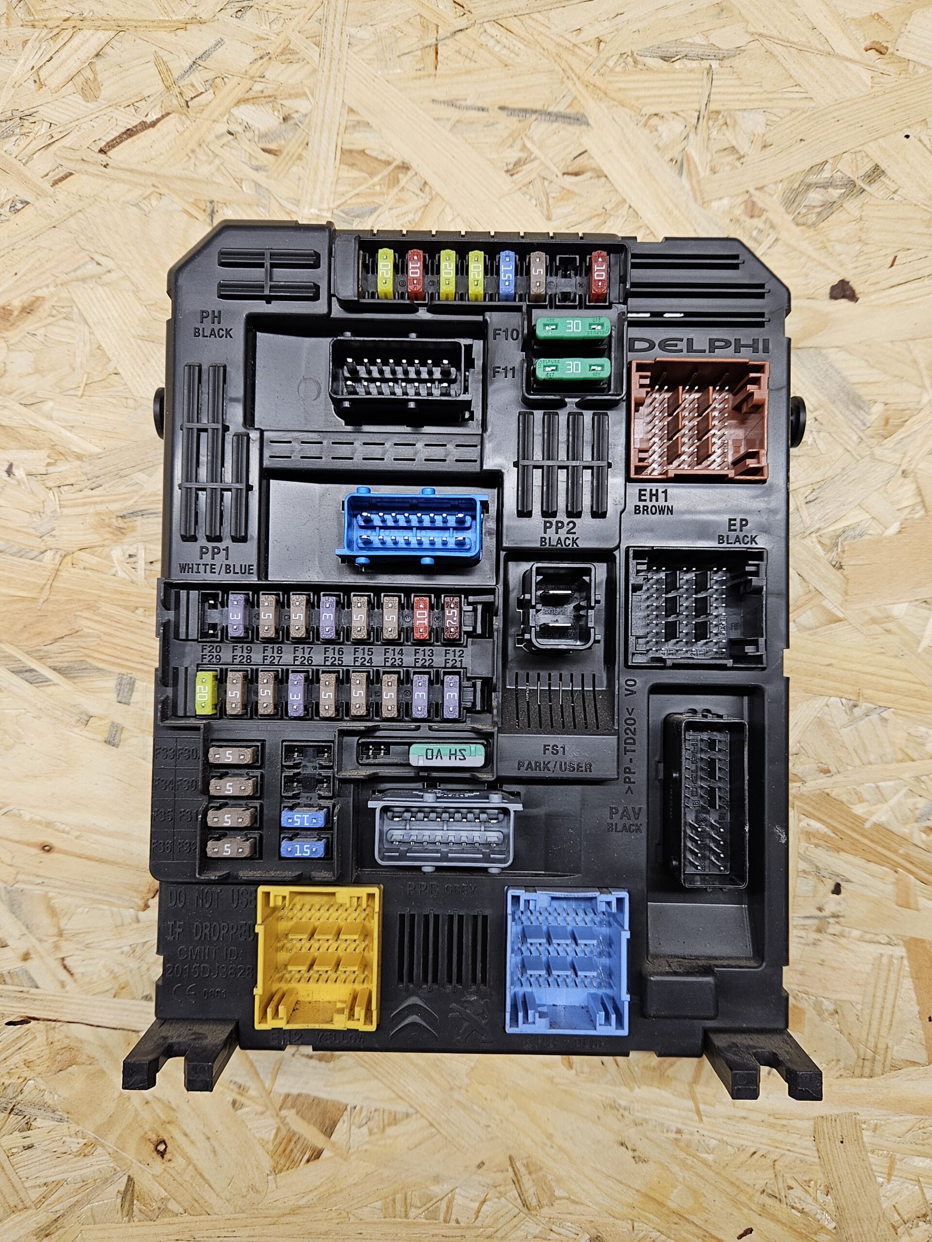 Citroen Berlingo kaitsmekarp 9830707680-00