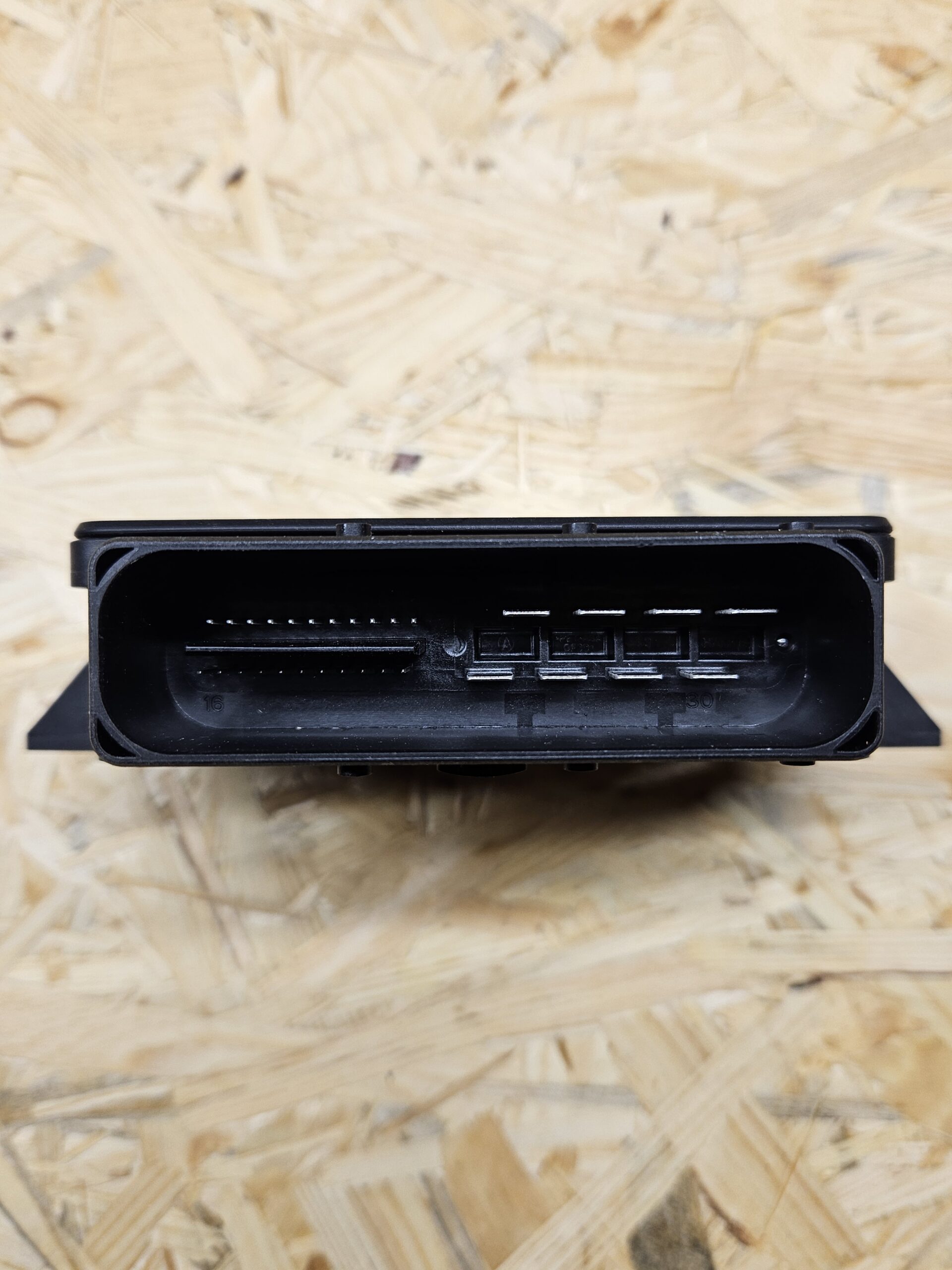 20251023_160000 Volvo elektrilise käsipiduri moodul 31318610