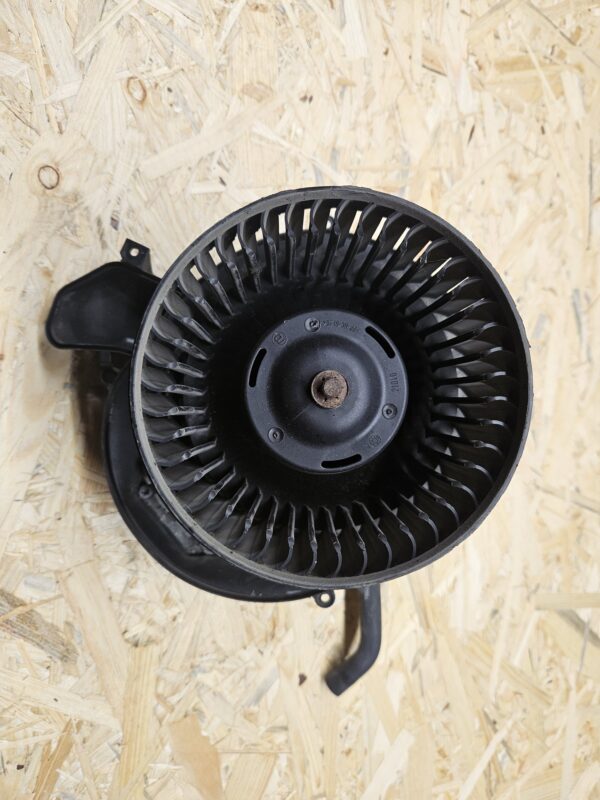 Volvo salongi ventilaator 28417