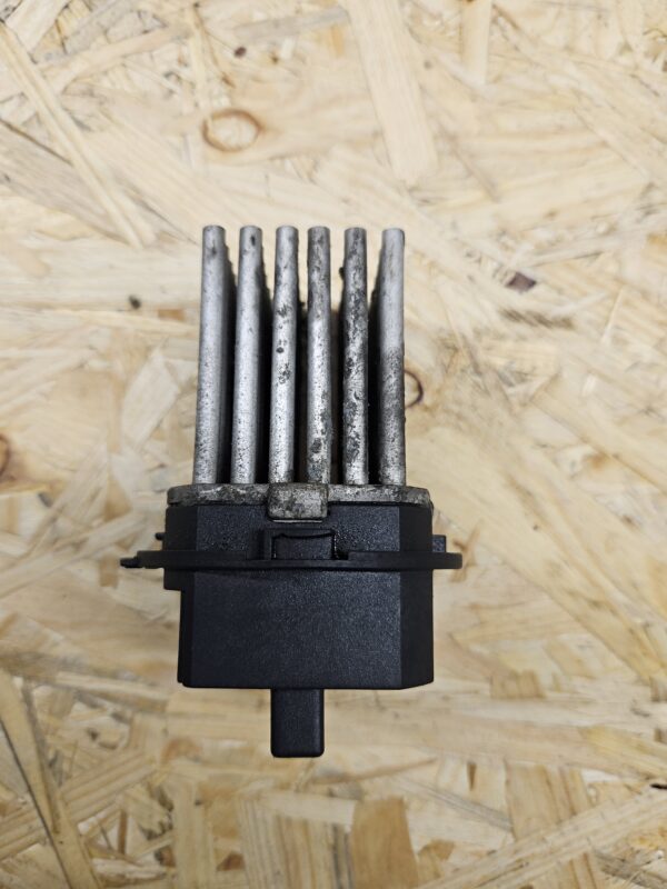 20251030_104724 Volvo salongi ventilaatori reostaat F7253