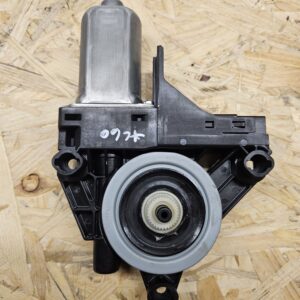 20251030_105414 Volvo klaasitõstuki mootor 966268-102