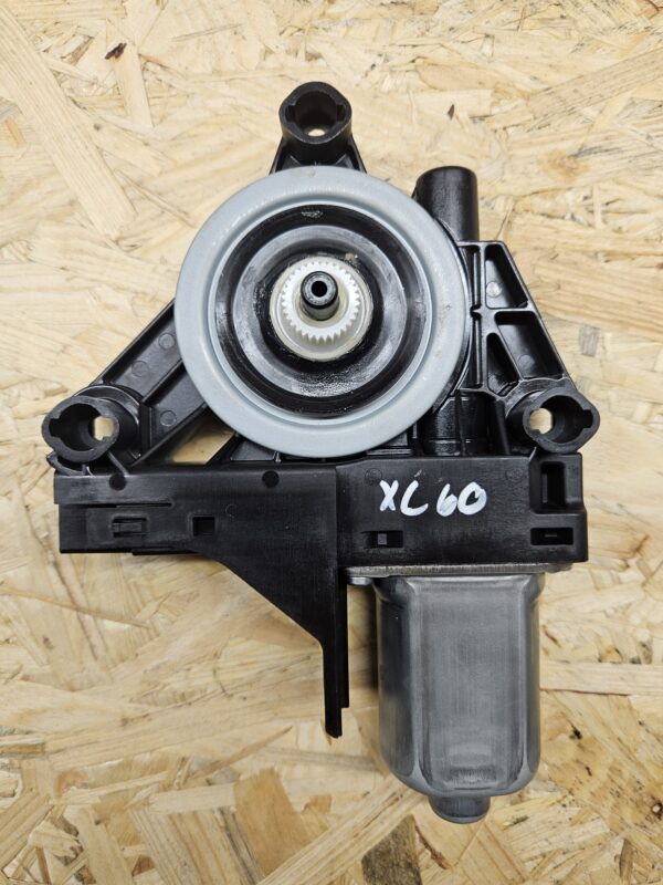 Volvo klaasitõstuki mootor 966264-101