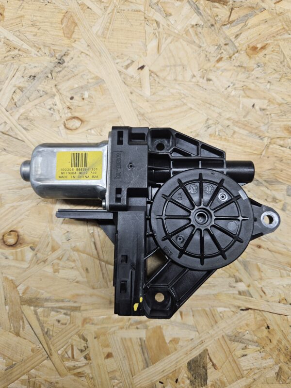 Volvo klaasitõstuki mootor 966264-101