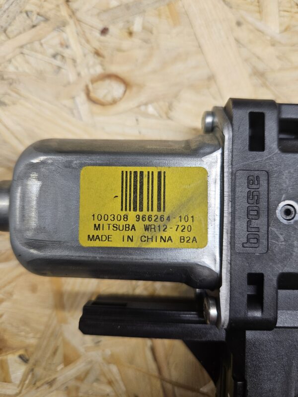 Volvo klaasitõstuki mootor 966264-101