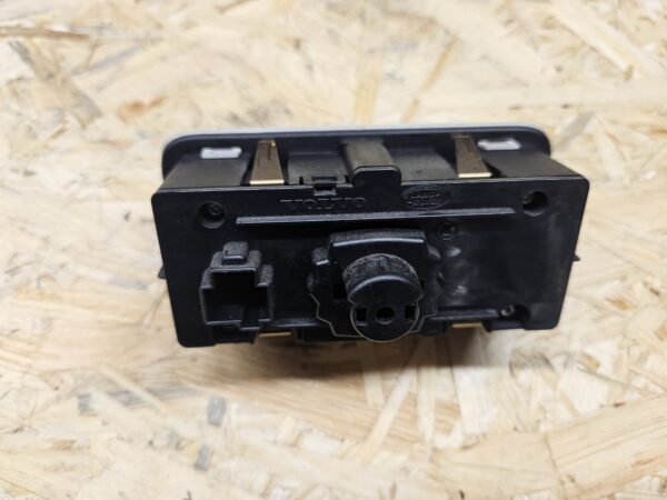 20251030_110225 Volvo tulede lüliti 30739420