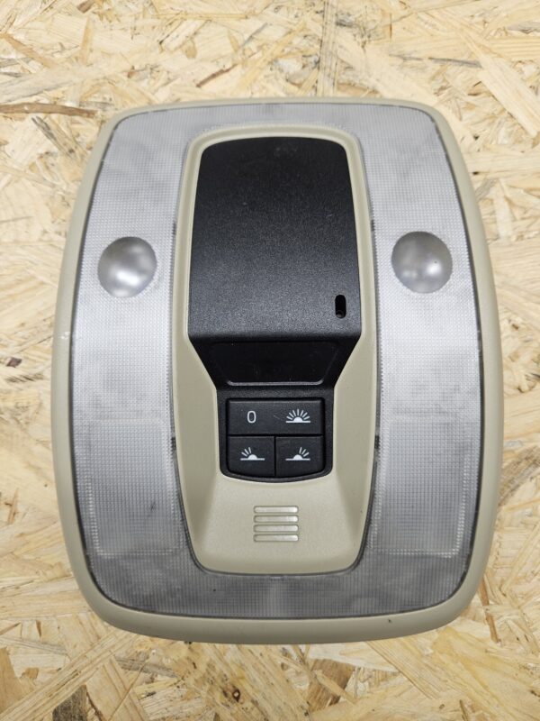 Volvo laevalgusti 39806307