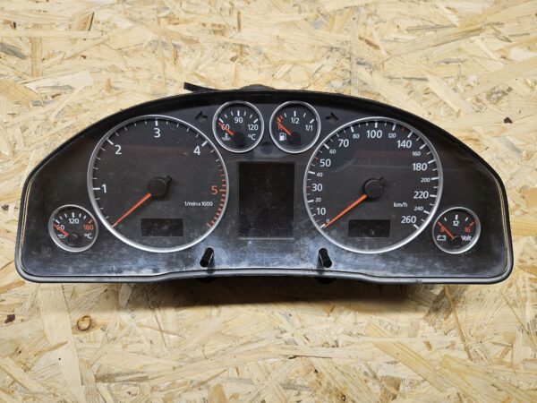 Audi spidomeeter 4B0920933M