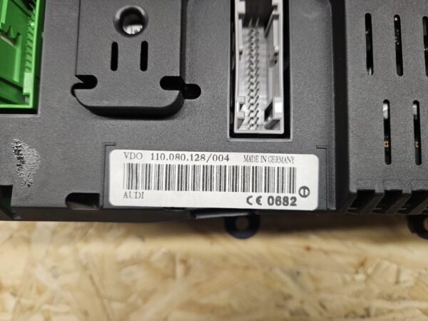 Audi spidomeeter 4B0920933M