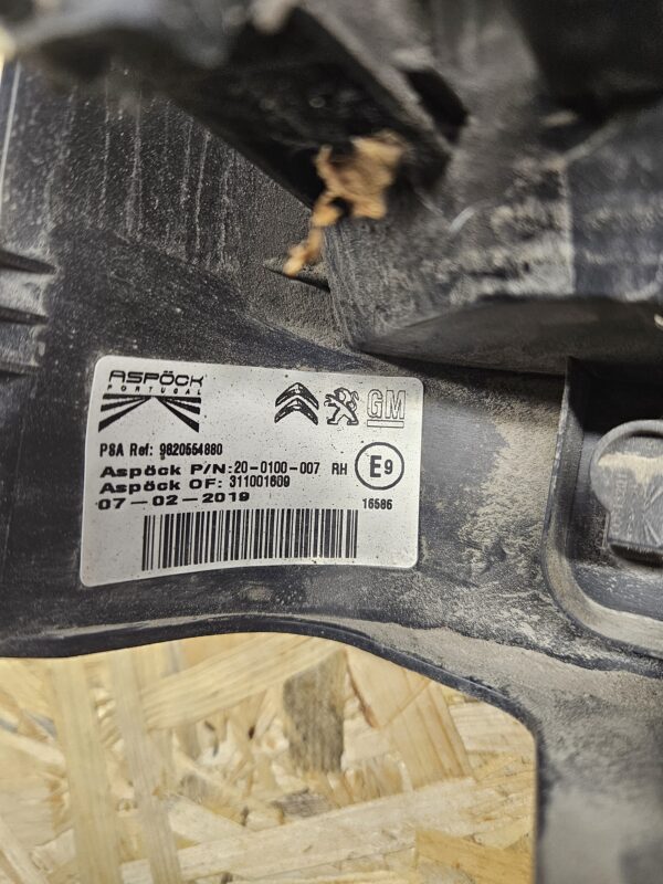 20251030_113145 Citroen Berlingo tagatuli, parem 311001609