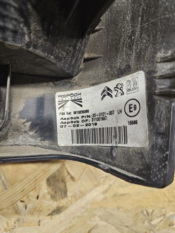 Citroen Berlingo tagatuli, vasak 311001557