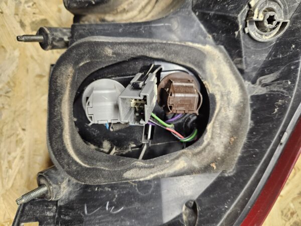 Volvo XC60 tagatuli, vasak 89504240