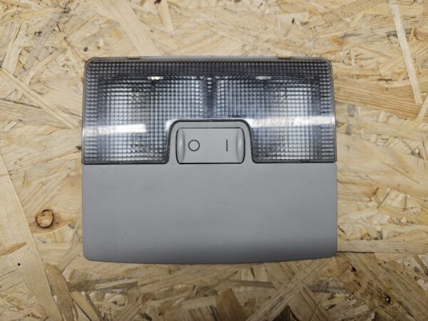 Audi A6 C5 laevalgusti 4B0947105