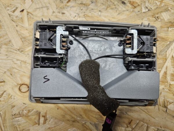 Audi A6 C5 laevalgusti 4B0947303D