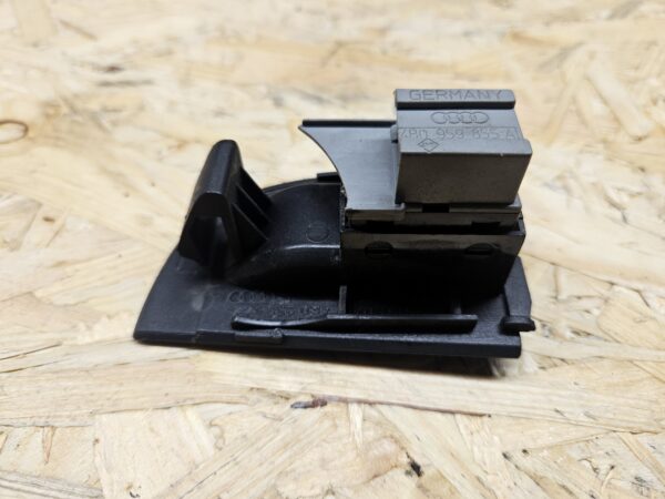 20251030_115310 Audi A6 C5 akna lüliti 4B0959855A