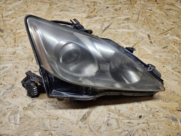 Lexus IS parem halogeen esituli