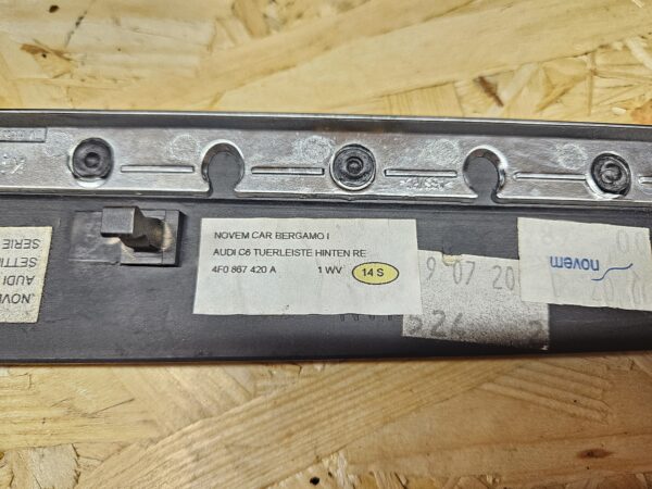 Audi A6 C6 ukse iluliist 4F0867420A