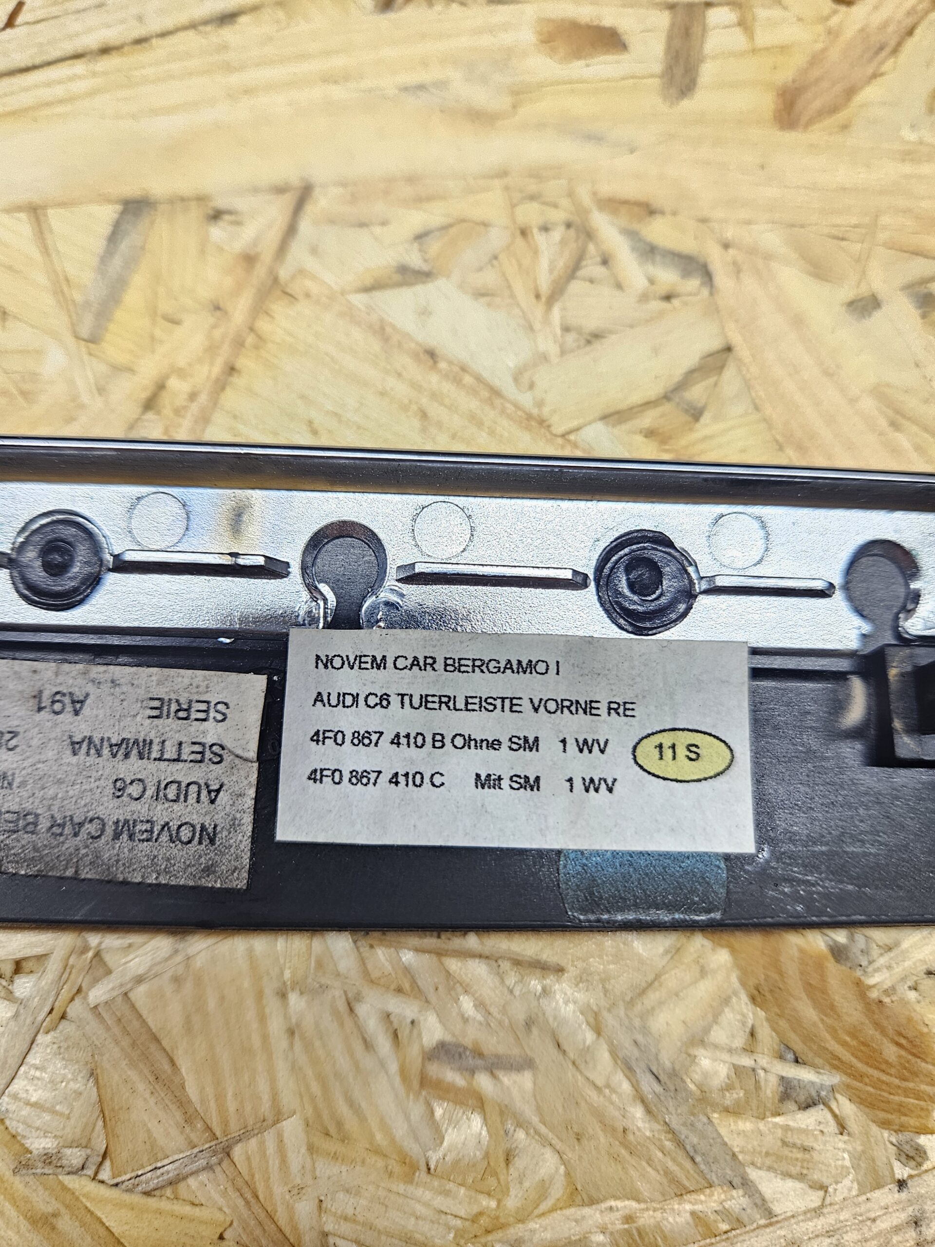 Audi A6 C6 ukse iluliist 4F0867410B