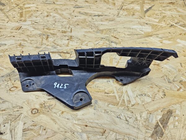 20251105_095758 Lexus IS esistange parem kinnitus 52115-53020