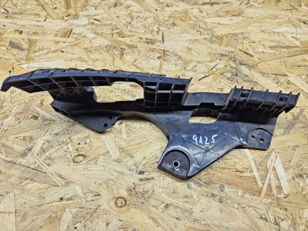 Lexus IS esistange vasak kinnitus 52116-53020