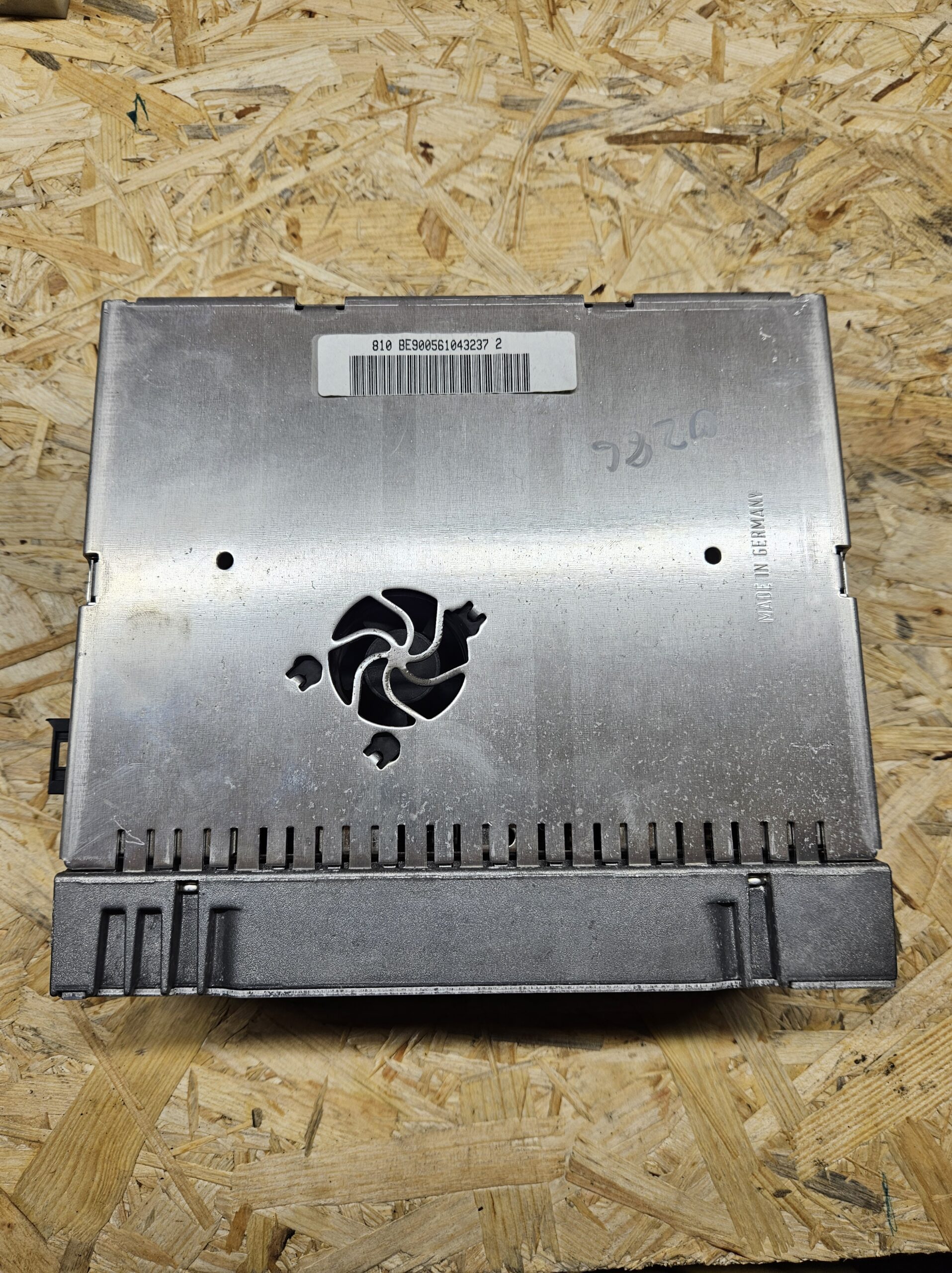 20251112_104327 Mercedes-Benz helivõimendi A2118704089