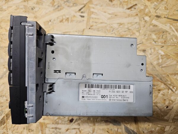 Mercedes-Benz raadio A2118203297