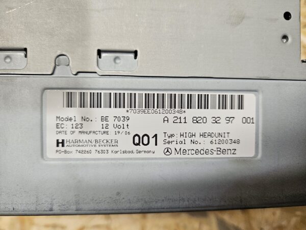 Mercedes-Benz raadio A2118203297