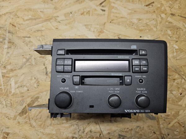 Volvo raadio HU-603