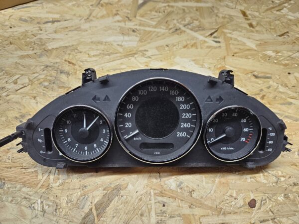 20251113_101140 Mercedes-Benz spidomeeter A2195403411