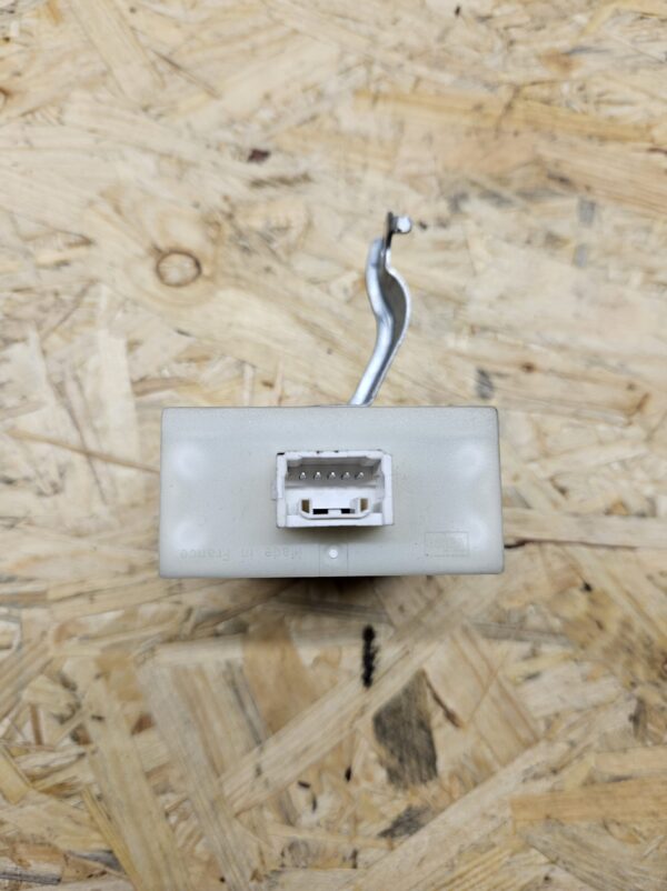 20251113_101747 Toyota ukse moodul 89741-05070