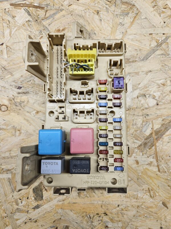 Toyota kaitsmekarp 82641-05020A