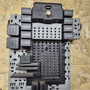 20251113_102136 Volvo kaitsmekarp 8645541