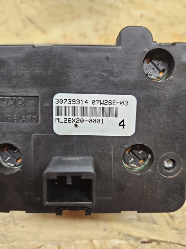20251113_102551 Volvo tuledelüliti 30739314