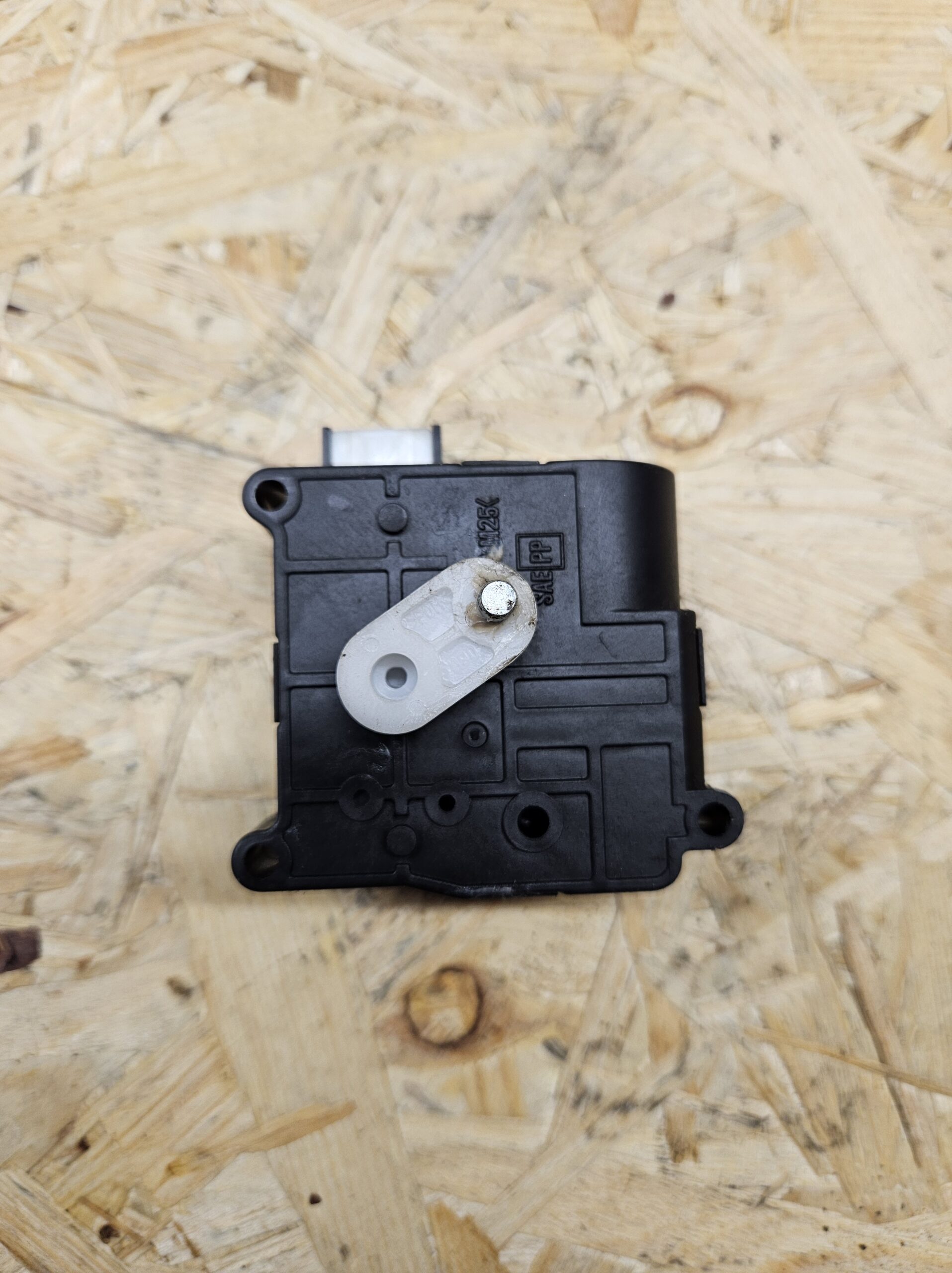 Toyota õhuklapi mootor 113800-2051