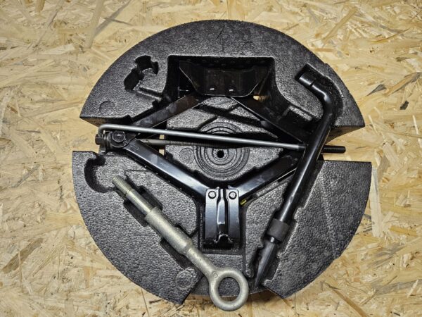 Volvo XC60 tööriista komplektt