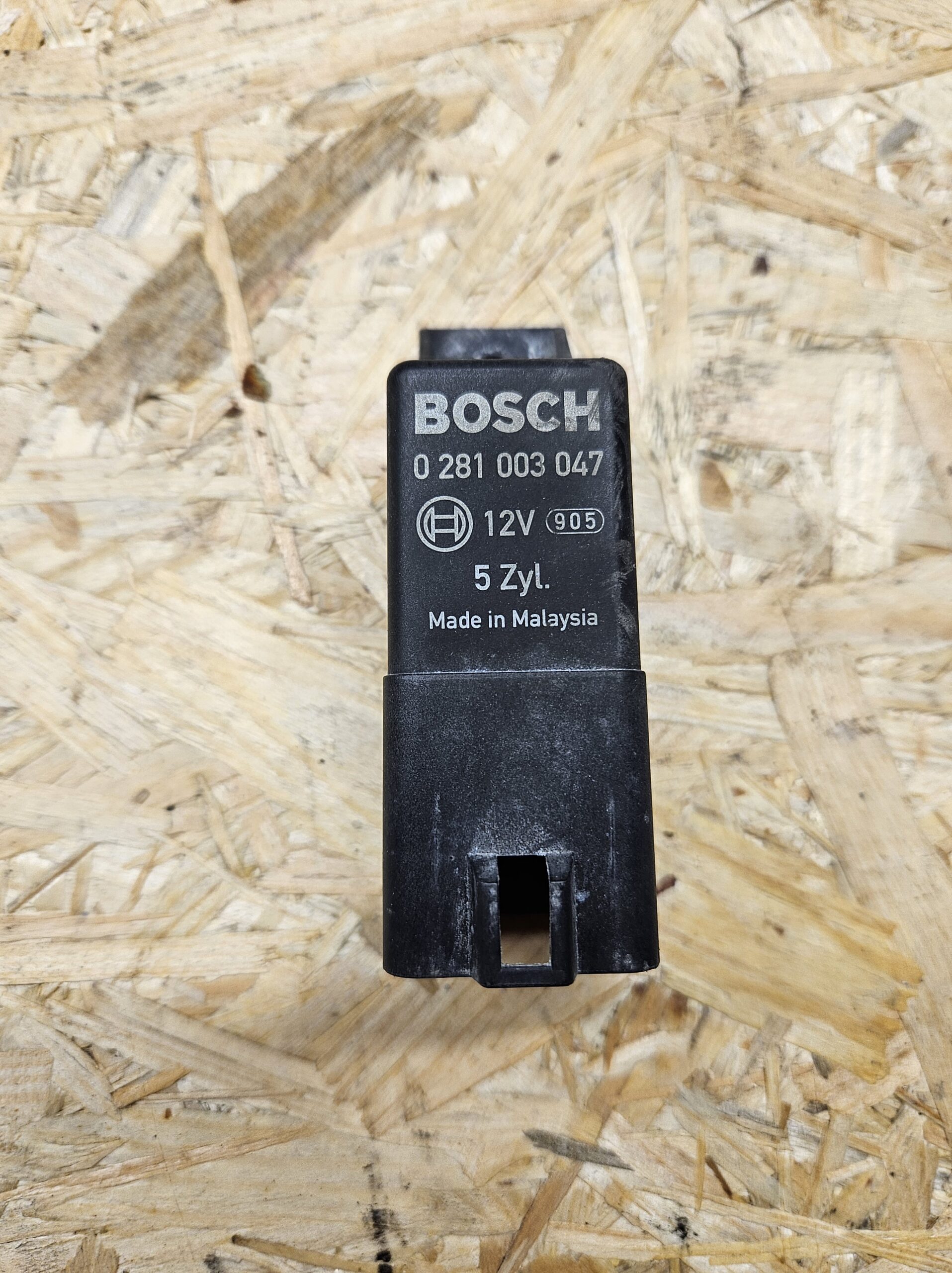 Volvo eelsüüteküünalde relee 30785663