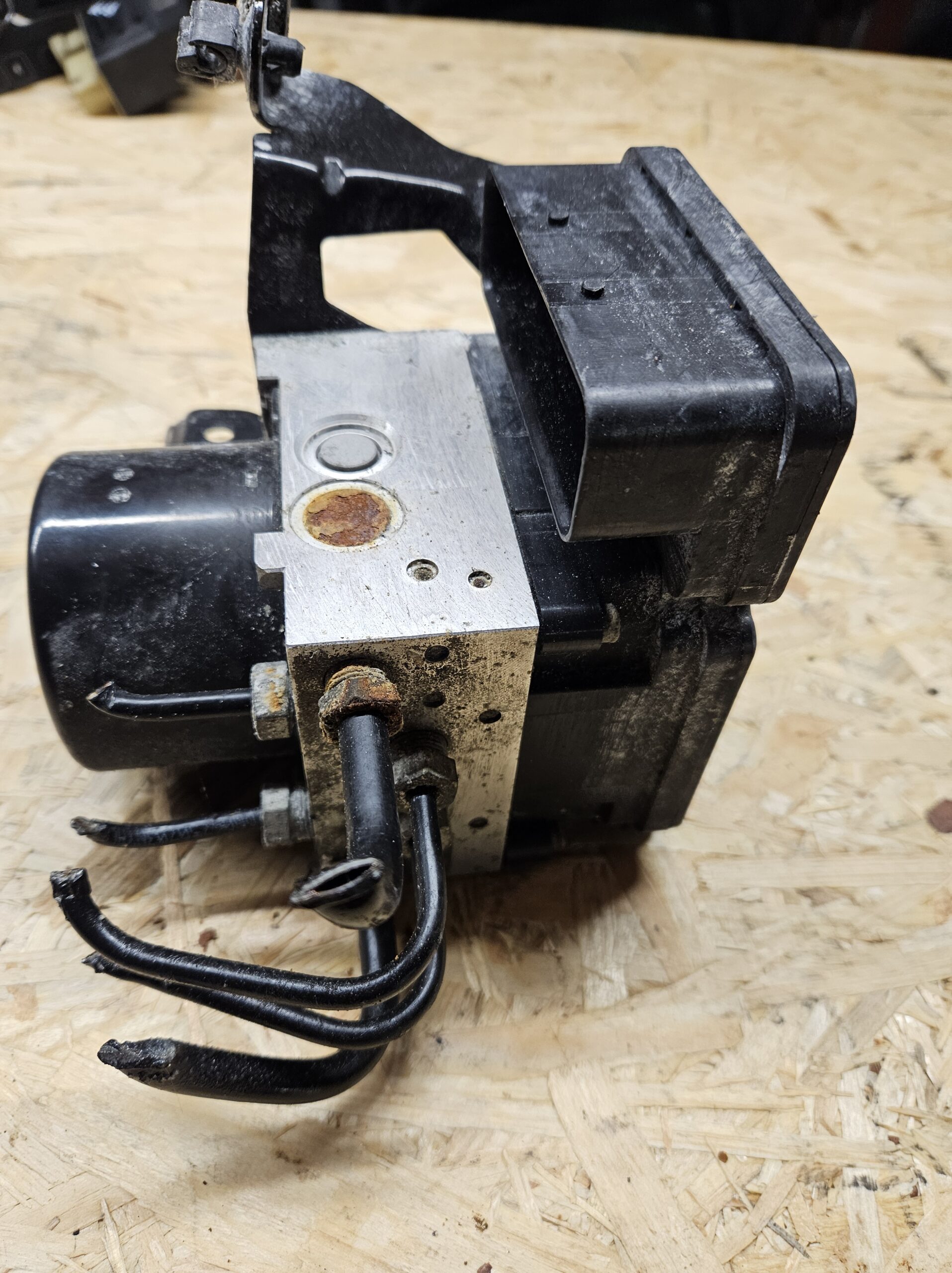 Volvo ABS pump P30681619