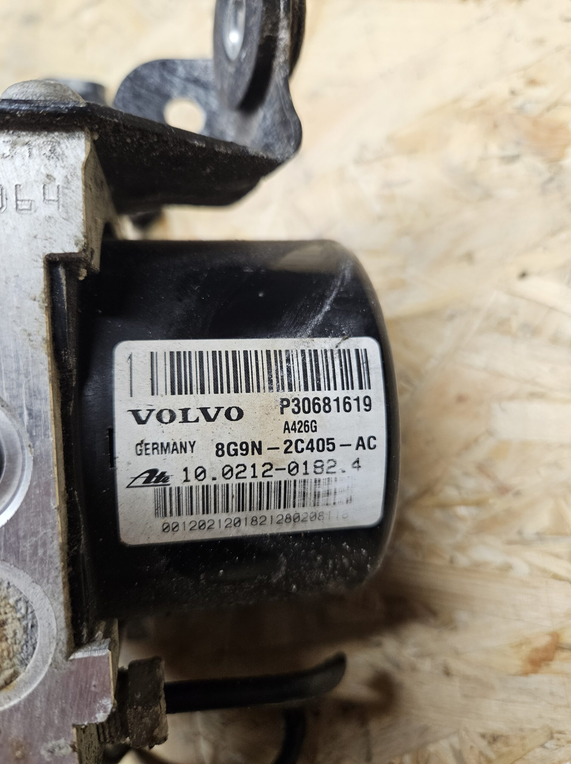 Volvo ABS pump P30681619