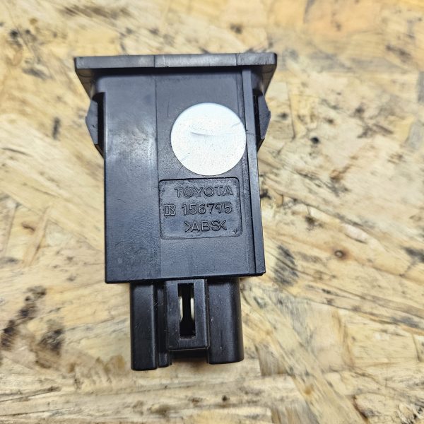 Toyota kütuseluugi lüliti 156795