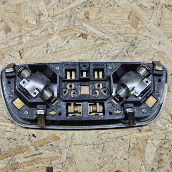 Volvo salongivalgusti 9178936