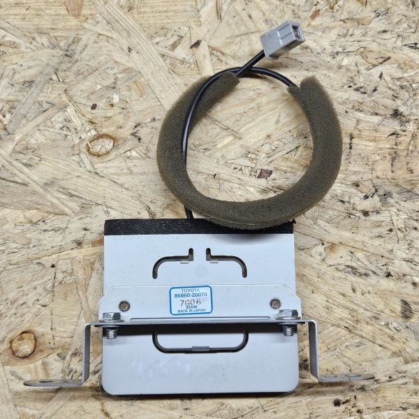 20251201_135048 Toyota GPS antenn 86860-20070