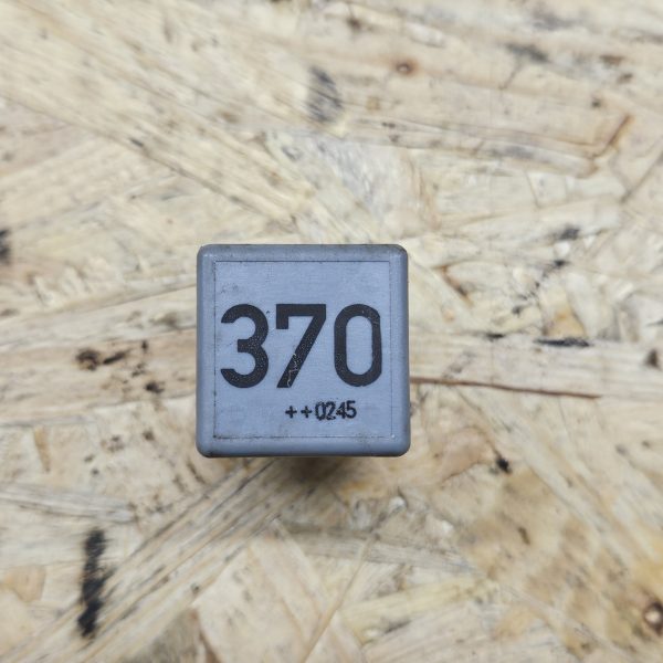 20251201_144049 Relee 8D0951253