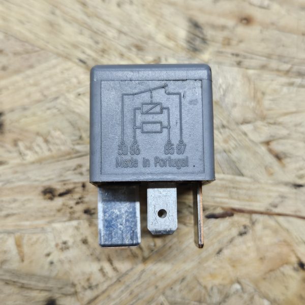 20251201_144105 Relee 8D0951253