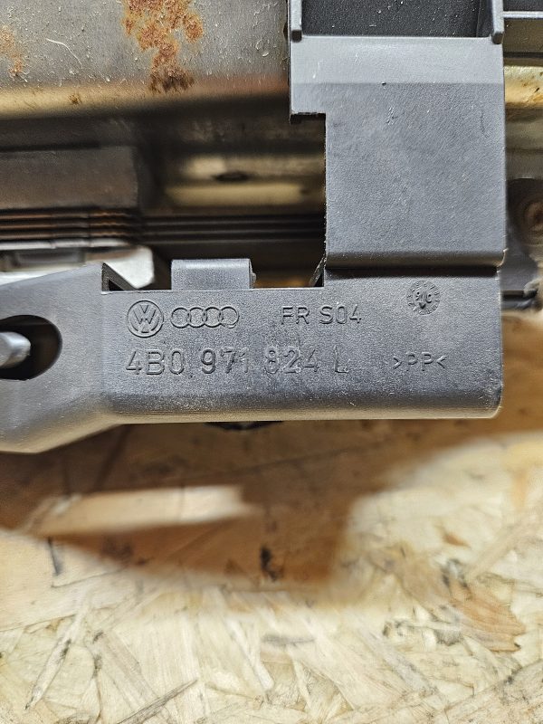 Audi A6 C5 roolisammas 4B0971824L