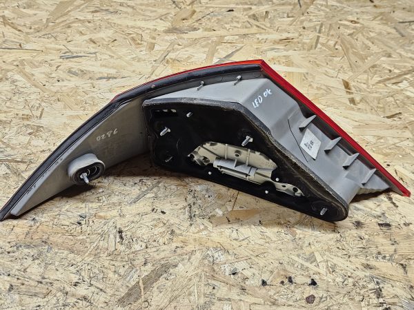 Mercedes-Benz CLS tagatuli A2198200264