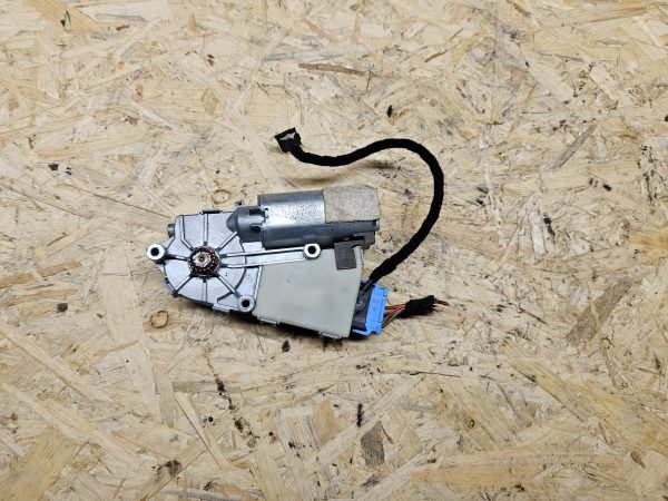 Audi katuseluugi mootor 4B0959591F